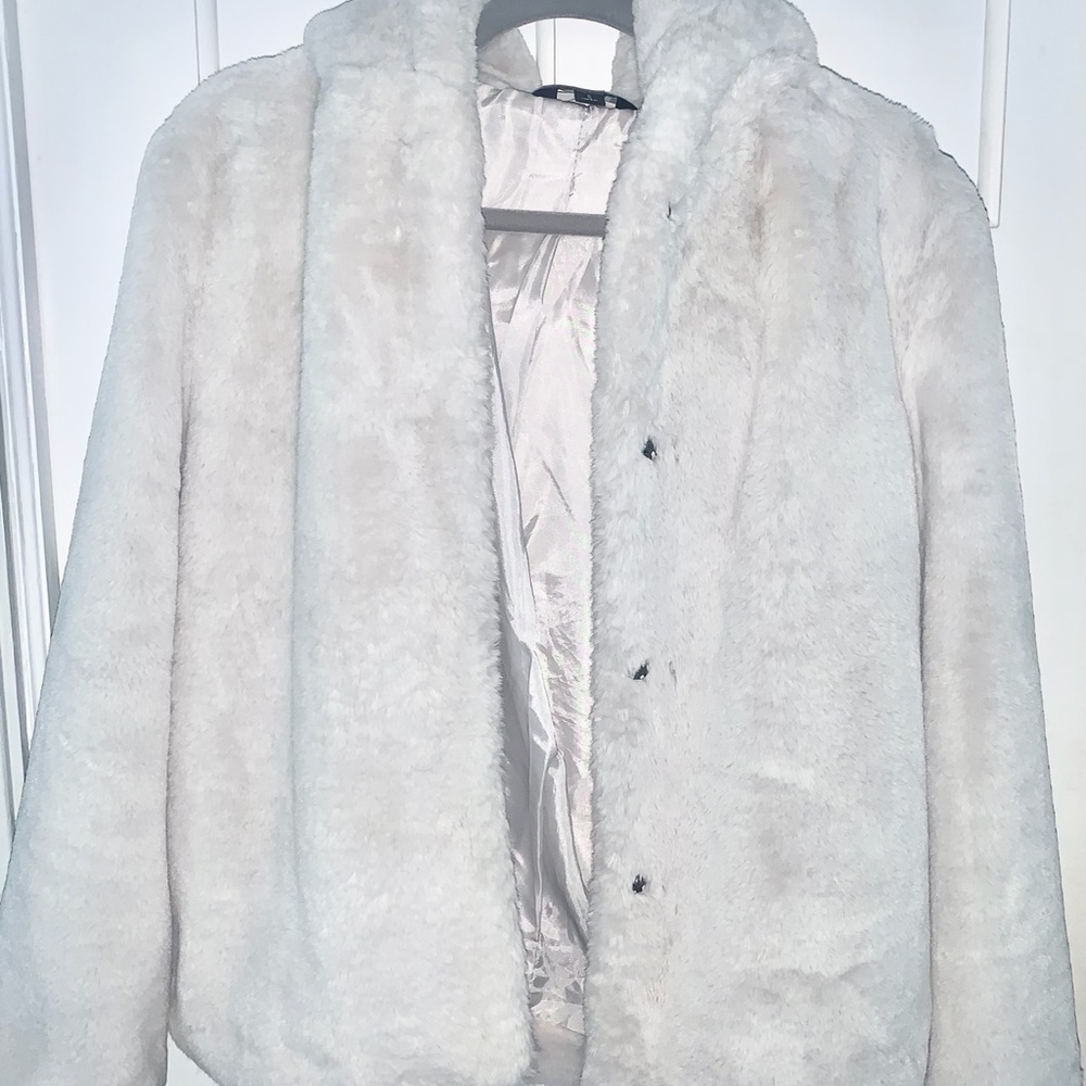 Vera Wang Faux Fur Jacket - Picture 2 of 13